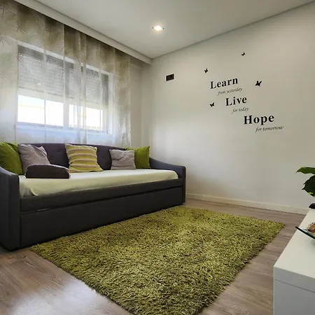 Ria Center - Left 法鲁区